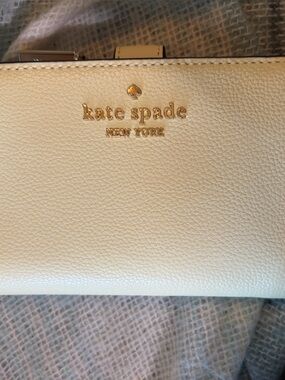 Kate Spade Medium Bifold Wallet Yellow Delicate Pebbled Leather KN751 NWT $199